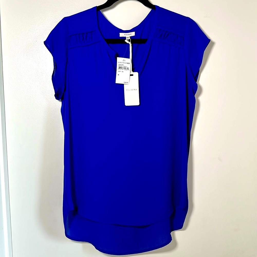NWT Pleione Blue Short Sleeved Blouse, High-Low Hem (Size M)